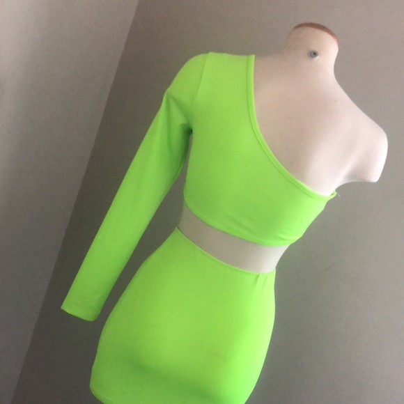 Off Shoulder 2pc skirt set - Picture 3 of 3